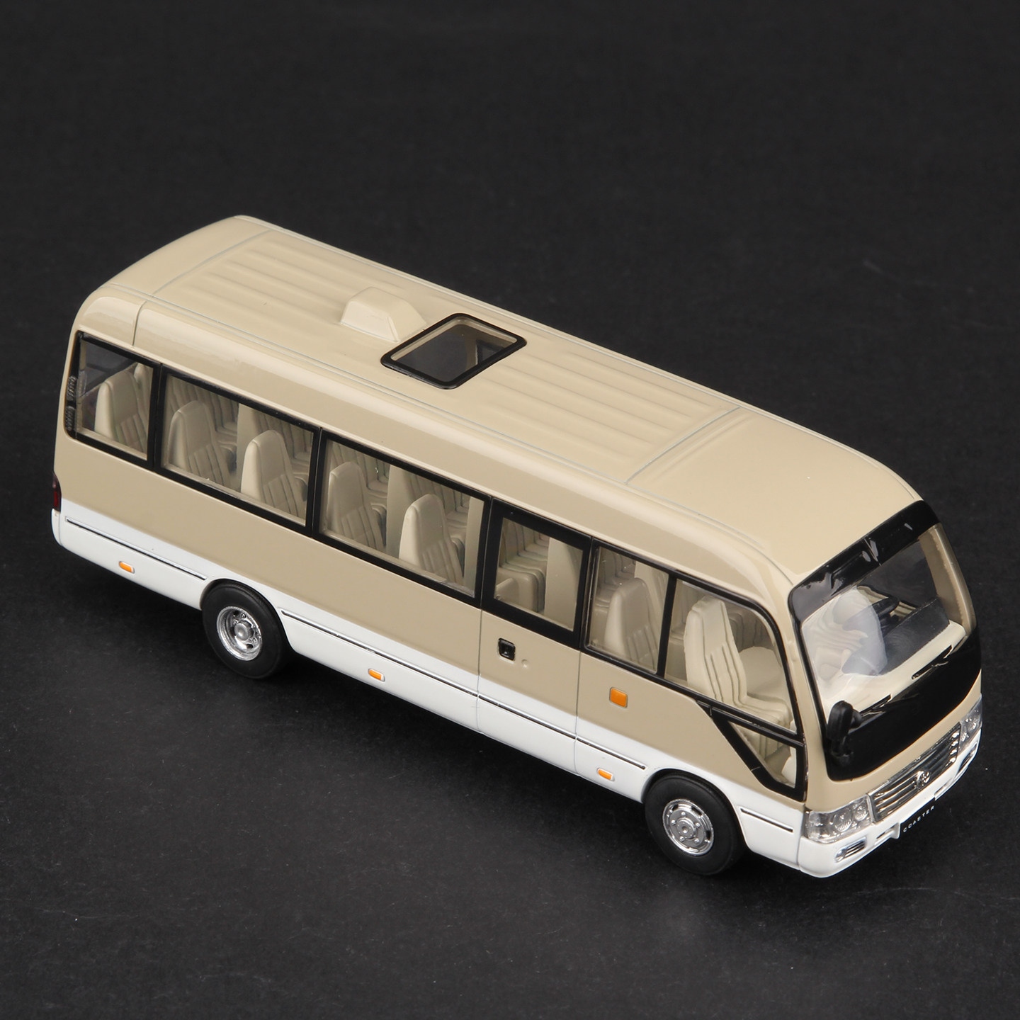 Toyota Coaster 1:64 Auto in Le - Die Cast Car 1 64 recensione e prezzo